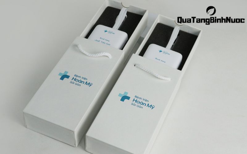 Sạc dự phòng in logo là quà tặng công nghệ hữu ích