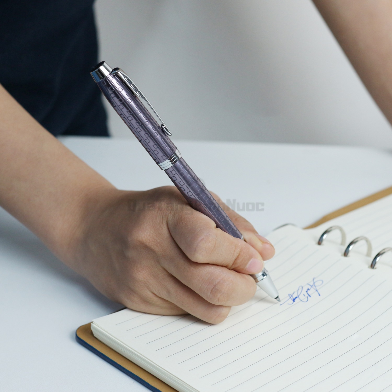 Bạn nên kiểm tra chính tả, mẫu duyệt, vị trí khắc, tiến độ và chính sách đổi trả trước khi đặt khắc bút Bạn nên kiểm tra chính tả, mẫu duyệt, vị trí khắc, tiến độ và chính sách đổi trả trước khi đặt khắc bút